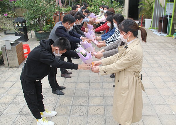 【MAX】不“疫”样的“三八”妇女节