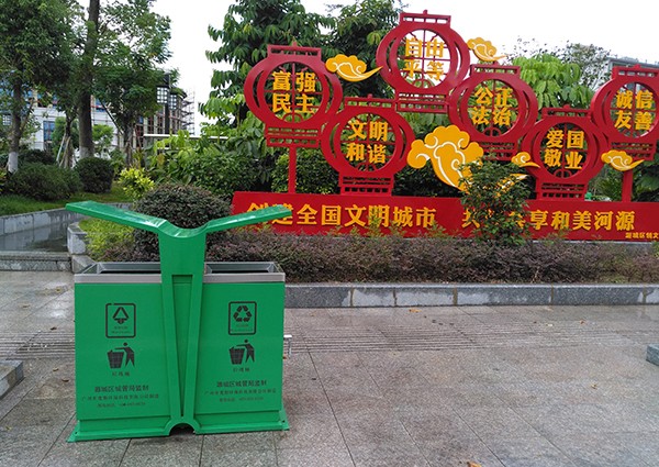 【广东项目】河源市机关单位果皮箱顺利装车送赴河源！