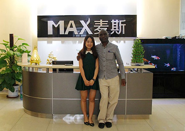 海外买家/肯尼亚客户Gerald莅临麦斯参观！